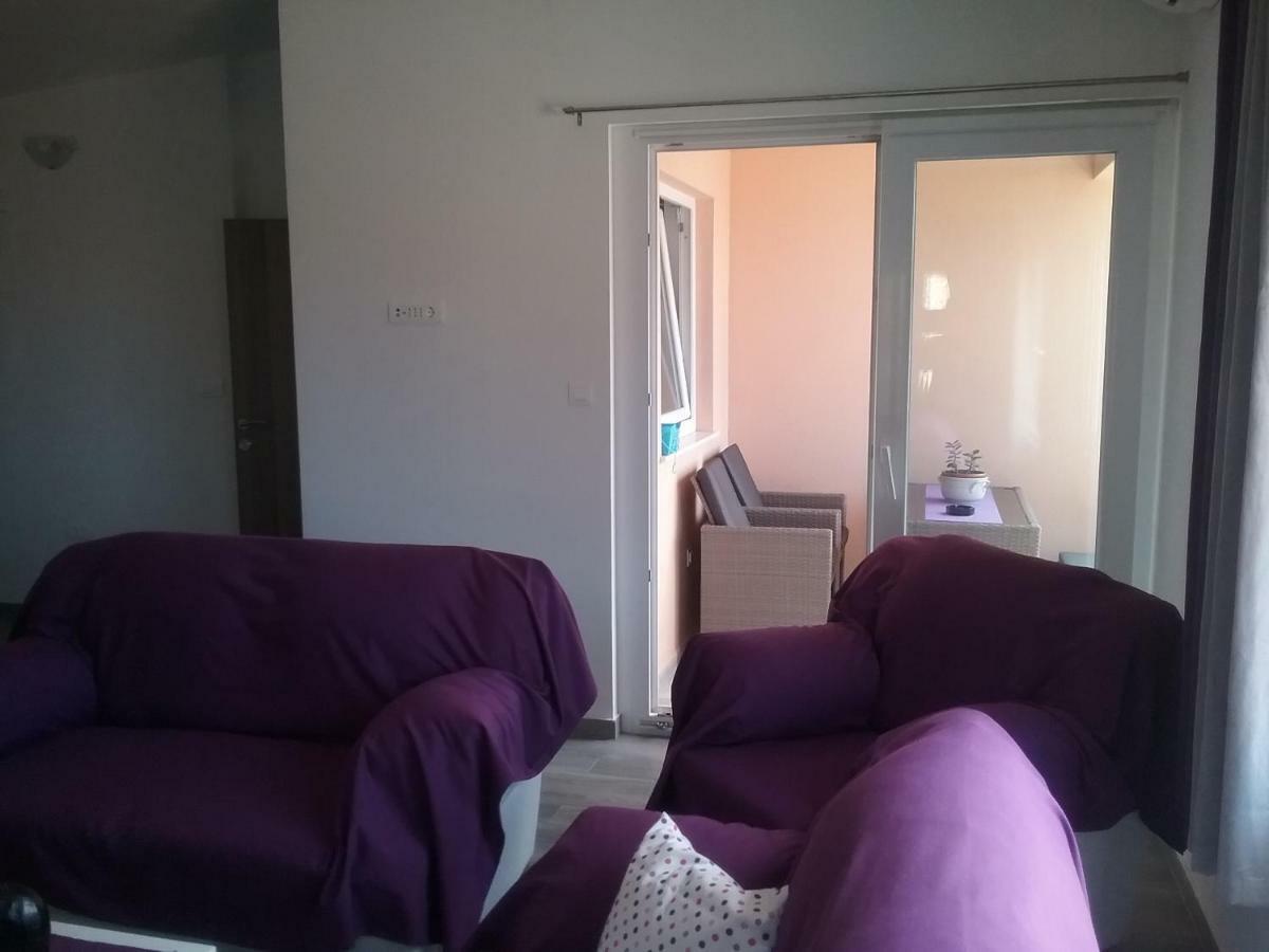 Apartment Willy Комижа Екстер'єр фото