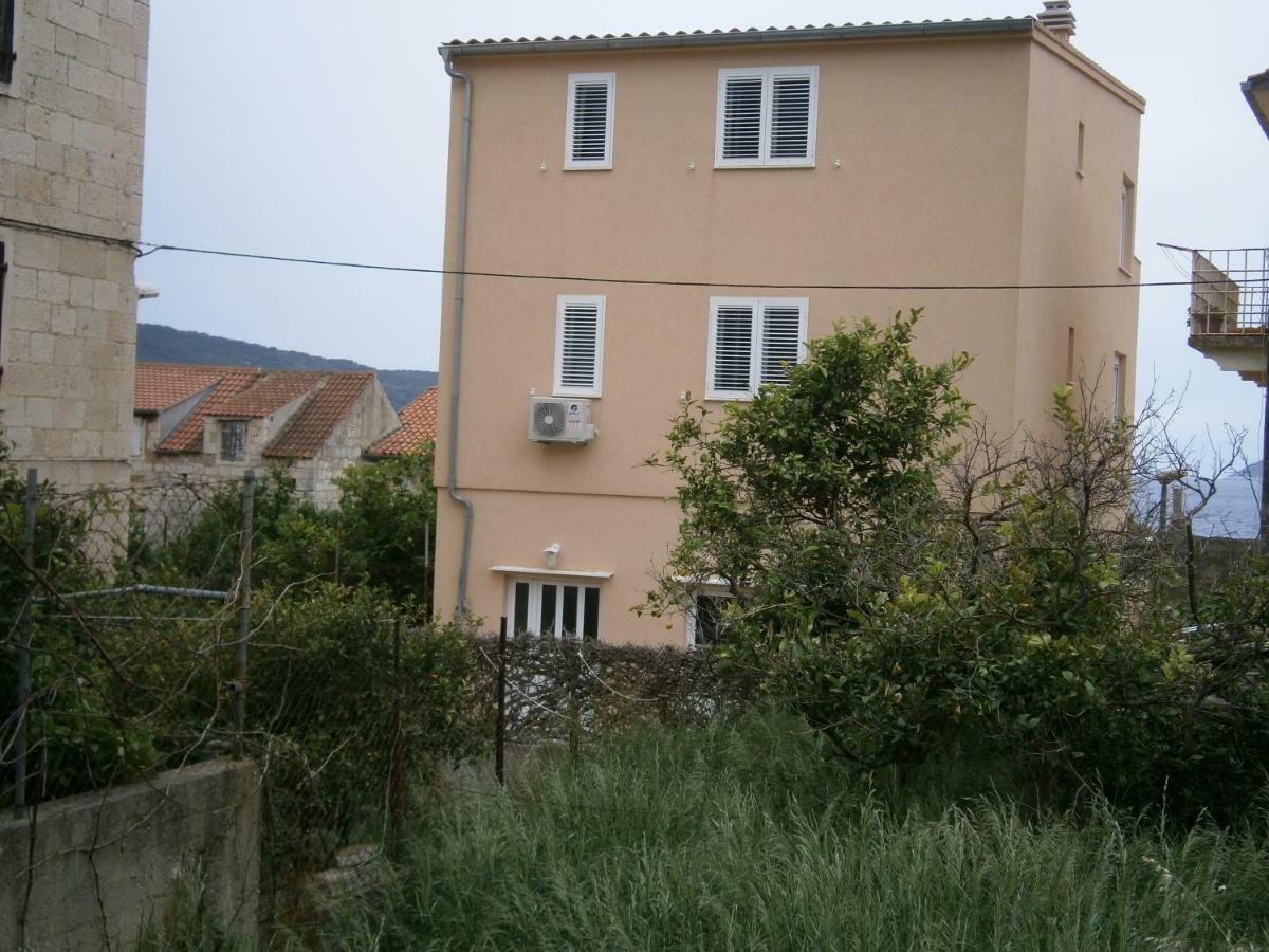 Apartment Willy Комижа Екстер'єр фото