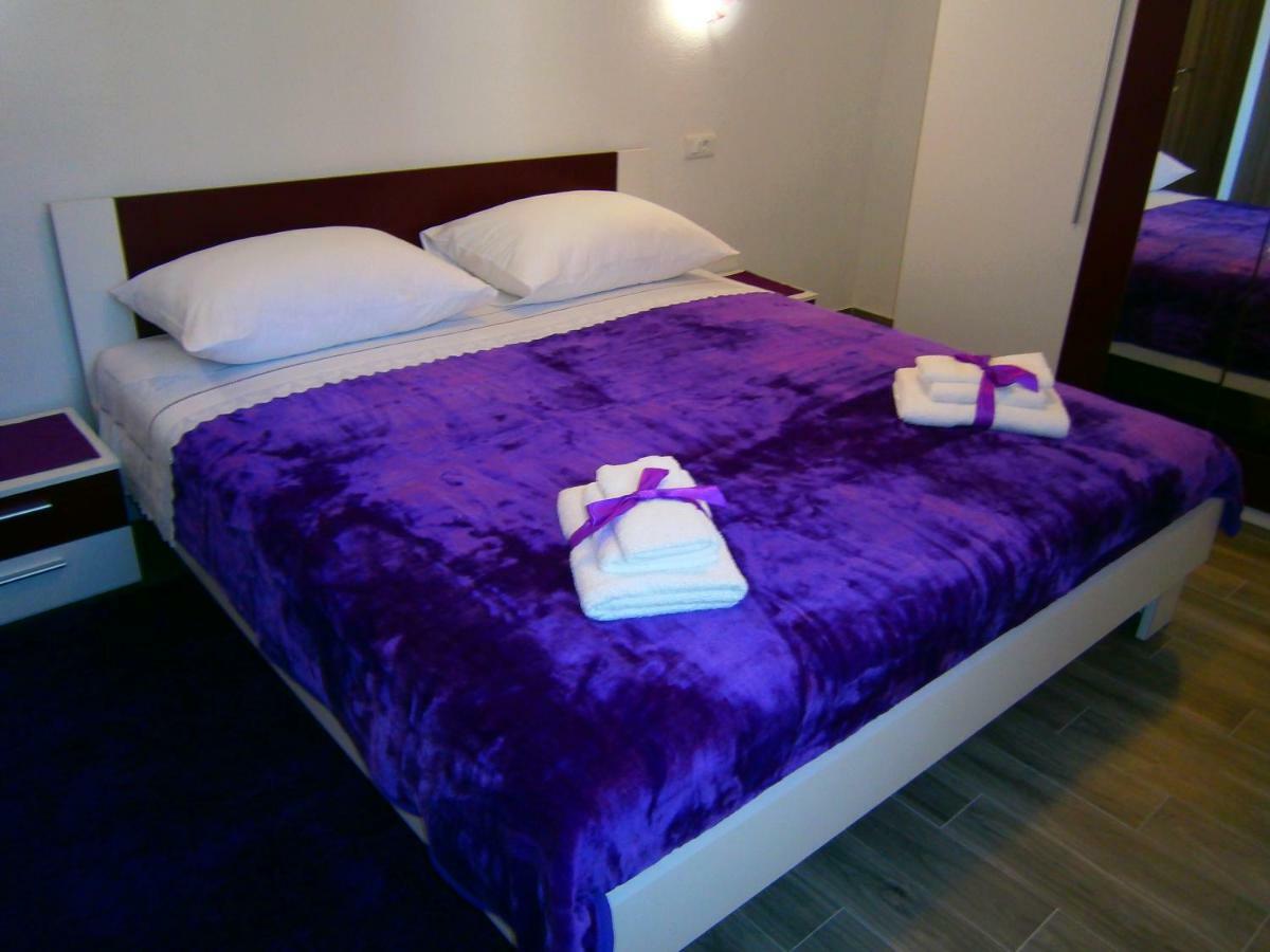 Apartment Willy Комижа Екстер'єр фото