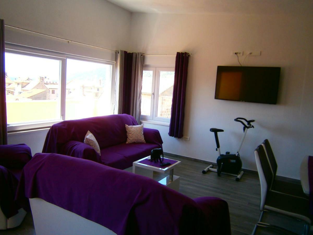 Apartment Willy Комижа Екстер'єр фото