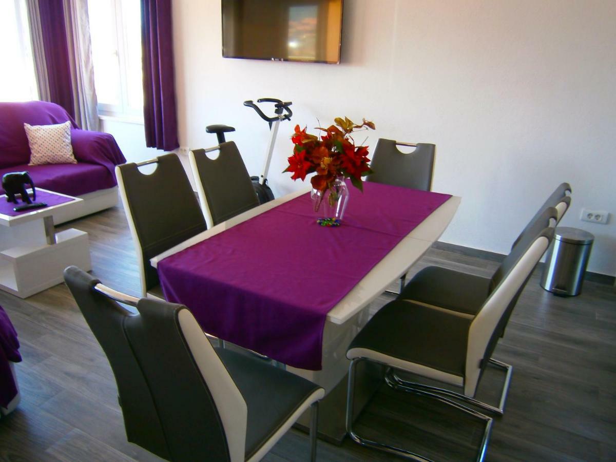 Apartment Willy Комижа Екстер'єр фото